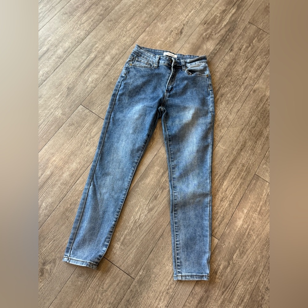 Stylish Blue Skinny Jeans for Women - Picture 4 of 10